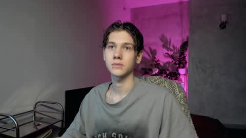 Adam online show from November 2025 10:14:01 AM