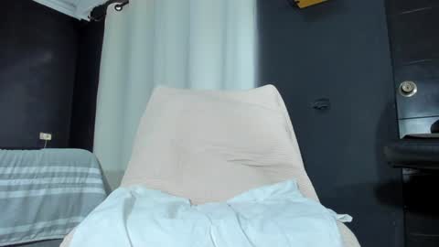 kim 04suarez online show from January 2025 09:04:02 PM