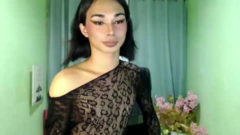 Snapshot of 18_nicole chatting on January 2025 02:57:01 PM barbie online show from January 2025 02:57:01 PM