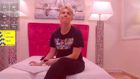 Snapshot of 1amanda chatting on February 2026 05:14:01 AM AMANDA online show from February 2026 05:14:01 AM