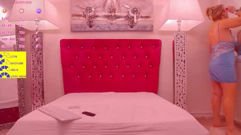 Snapshot of 1amanda chatting on February 2026 05:19:01 AM AMANDA online show from February 2026 05:19:01 AM