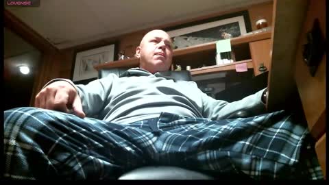 1hungleft4u online show from September 2025 01:24:01 PM