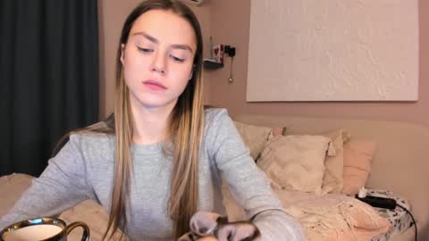 Snapshot of 1i1ypa1mer chatting on December 2024 09:33:01 PM Lily 3 online show from December 2024 09:33:01 PM