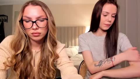 Lily 3 online show from March 2026 07:51:01 PM