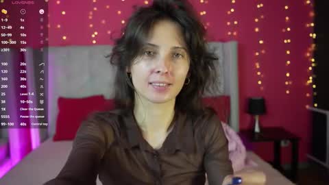 Marie online show from November 2025 06:06:01 PM