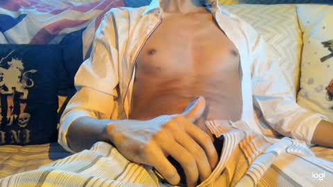 Snapshot of 1mehdiman chatting on December 2024 11:10:01 PM MED online show from December 2024 11:10:01 PM