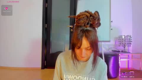 Moona  online show from February 2026 08:32:01 AM