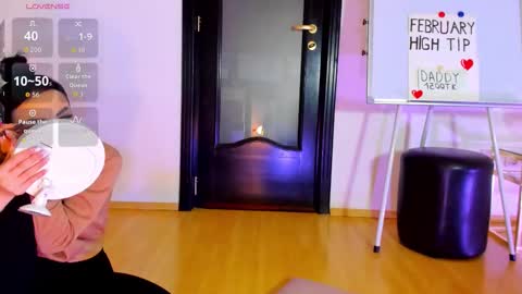 Moona  online show from February 2026 10:27:01 AM