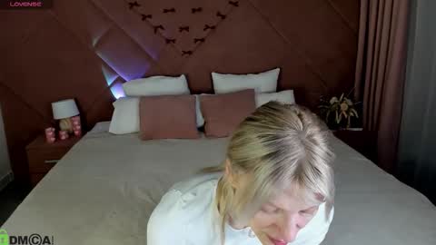 Snapshot of 1xx_jewe11ery chatting on March 2026 09:37:01 AM 1xx_jewe11ery online show from March 2026 09:37:01 AM