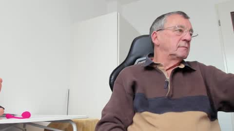 Henk online show from December 2024 01:06:01 PM