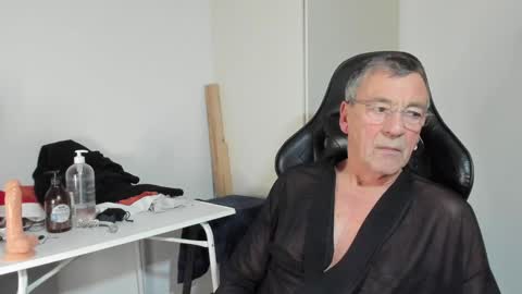 Henk online show from December 2024 05:14:01 PM