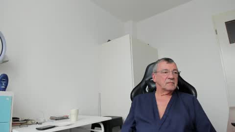 Henk online show from February 2025 01:48:02 PM