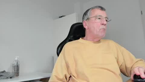 Henk online show from February 2025 06:43:02 PM