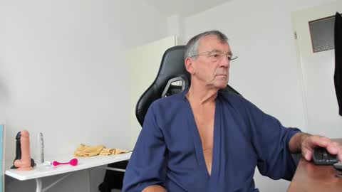 Henk online show from October 2025 10:27:02 AM