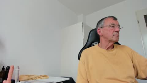 Henk online show from October 2025 12:15:01 PM