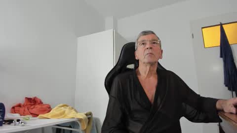 Henk online show from November 2025 04:34:02 PM