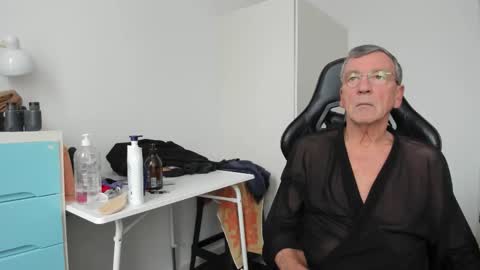 Henk online show from December 2025 12:21:01 PM