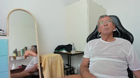 Snapshot of 200gentleman chatting on July 2026 02:42:02 PM Henk online show from July 2026 02:42:02 PM