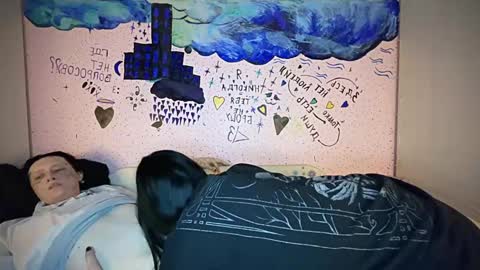 2emo4fam online show from December 2024 04:25:01 PM