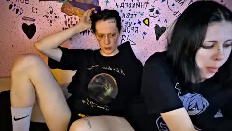 2emo4fam online show from December 2024 09:05:02 PM