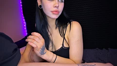 2emo4fam online show from January 2025 02:25:01 AM