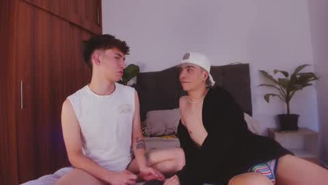 Snapshot of 2gays_1straight chatting on January 2025 07:39:01 PM David and Yoel online show from January 2025 07:39:01 PM