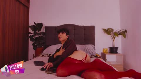 Snapshot of 2gays_1straight chatting on November 2025 08:57:01 PM David and Yoel online show from November 2025 08:57:01 PM