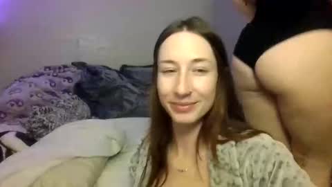 Snapshot of 2gorls1link chatting on January 2025 04:12:01 AM 2girls1link online show from January 2025 04:12:01 AM