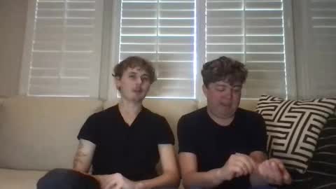 Roommates online show from April 2026 09:09:02 PM