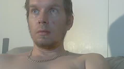 Snapshot of 2small4you83 chatting on December 2024 04:19:01 AM 2small4you83 online show from December 2024 04:19:01 AM