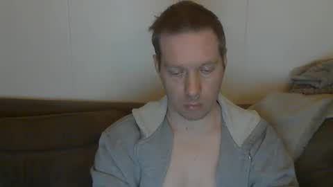 2small4you83 online show from March 2026 10:35:02 PM