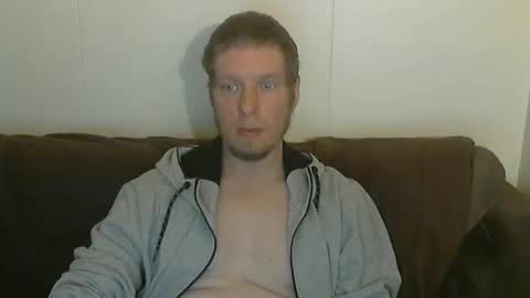 2small4you83 online show from May 2026 04:58:02 PM