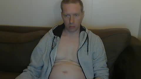 Snapshot of 2small4you83 chatting on May 2026 01:57:16 AM 2small4you83 online show from May 2026 01:57:16 AM