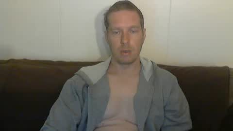 Snapshot of 2small4you83 chatting on June 2026 06:22:02 PM 2small4you83 online show from June 2026 06:22:02 PM