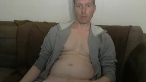 Snapshot of 2small4you83 chatting on June 2026 06:27:01 AM 2small4you83 online show from June 2026 06:27:01 AM