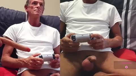 Snapshot of 2tiredoftoys chatting on May 2026 09:45:01 PM 2tiredoftoys online show from May 2026 09:45:01 PM