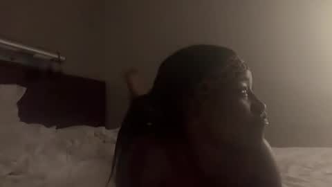 GamerBaddieLux online show from November 2025 07:42:02 AM