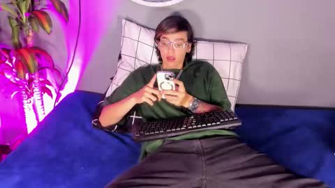 Snapshot of 360enmedallo chatting on November 2025 04:25:02 AM 360enmedallo online show from November 2025 04:25:02 AM