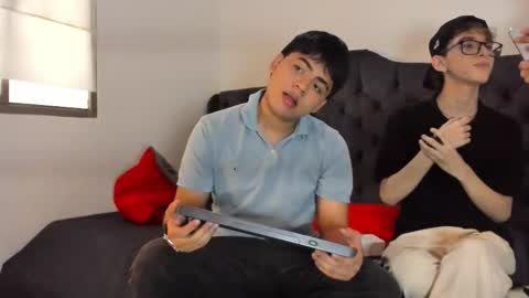 Guy 1  Guy 2  Guy 3. online show from November 2025 07:24:01 PM