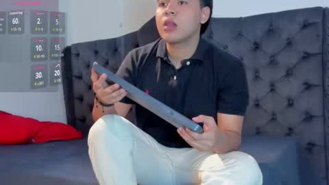 Guy 1  Guy 2  Guy 3. online show from November 2025 07:24:01 PM