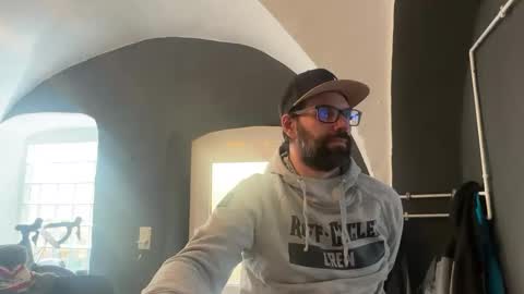 Snapshot of 3hle chatting on February 2025 10:54:01 AM Dani online show from February 2025 10:54:01 AM