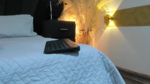 3X NAXAA online show from December 2025 01:38:02 PM