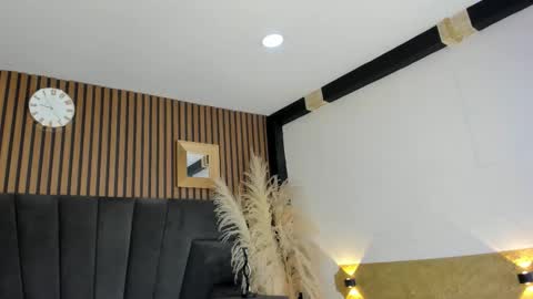 3X NAXAA online show from December 2025 12:44:02 PM