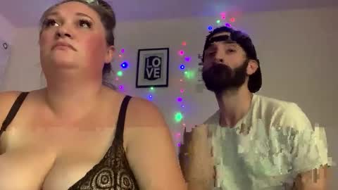 Snapshot of 420dirtybirdies chatting on December 2024 03:48:01 AM 420DirtyBirdies online show from December 2024 03:48:01 AM