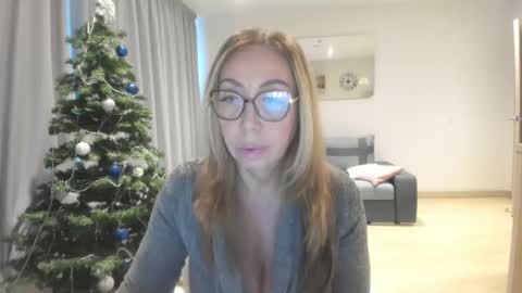 Snapshot of 4ollie chatting on December 2025 11:14:02 AM 4ollie online show from December 2025 11:14:02 AM