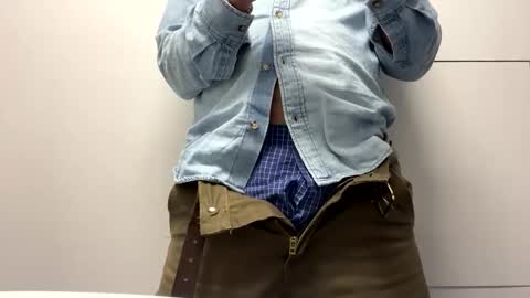 Snapshot of 555tony555 chatting on March 2026 01:43:02 AM 555tony555 online show from March 2026 01:43:02 AM