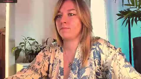 Snapshot of 5_in_one chatting on July 2026 04:27:02 AM Sunshine online show from July 2026 04:27:02 AM