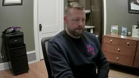 Snapshot of 612guy chatting on January 2025 01:59:02 AM 612guy online show from January 2025 01:59:02 AM