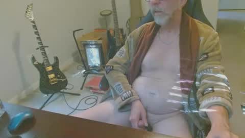 6stringer62 online show from April 2026 08:39:01 PM