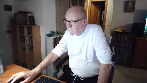  Papi  online show from March 2026 06:29:01 PM